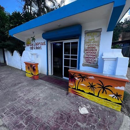 Sunrise Internet Cafe And Hotel ラス・テレナス エクステリア 写真